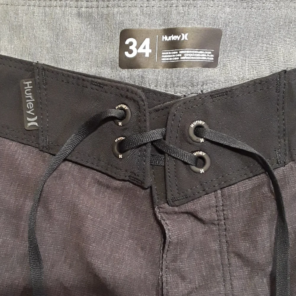 Hurley Board Shorts with Flex Cap. Men's Size: Shorts 34/Cap OS.